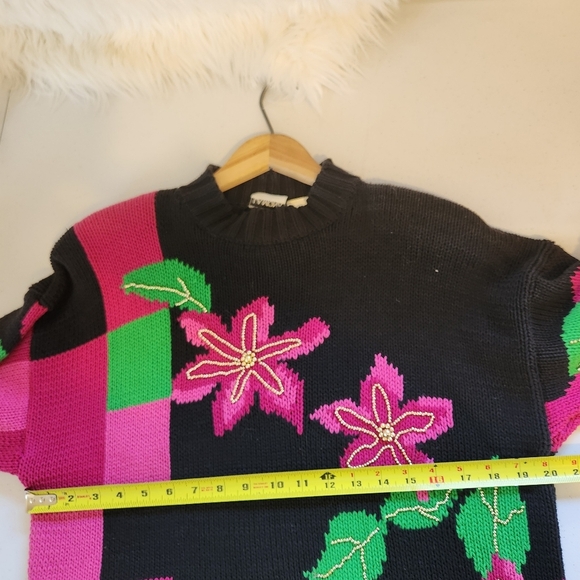 Vintage Oversized Pink Black Floral Knit Sweater High Neck Gold Beaded Size Med - Picture 10 of 10
